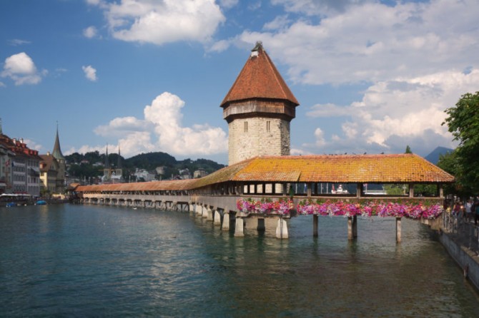 Most Kapellbrücke w Lucernie