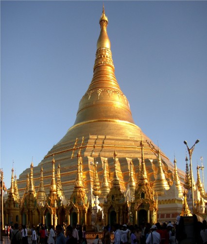 Pagoda (stupa) Shwedagon w Birmie